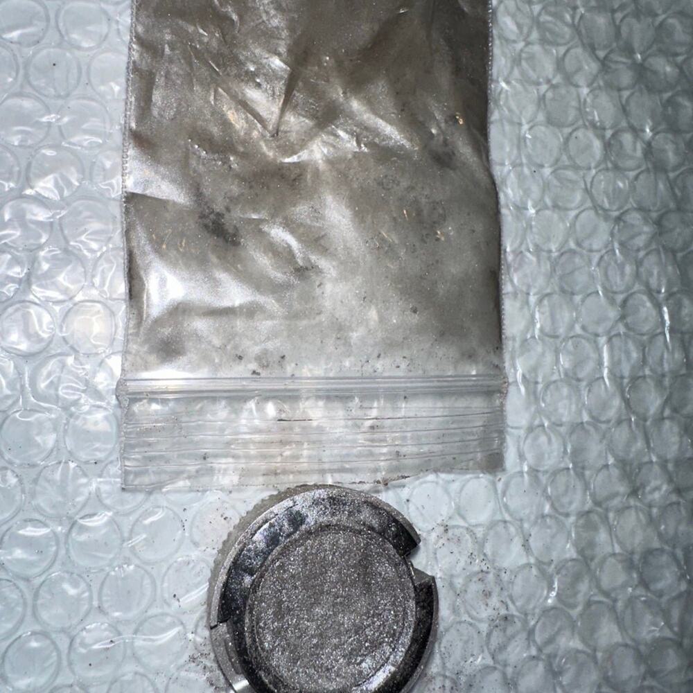 Urban Decay Eyeshadow S&M eye shadow token - Picture 2 of 4